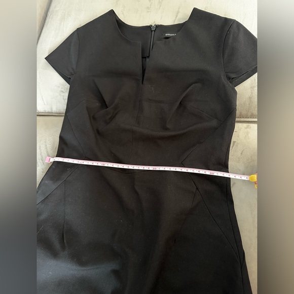 Banana republic little black sheath dress with cap sleeves, size 2 - Picture 10 of 12